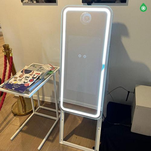 Mirror-Booth-15-min